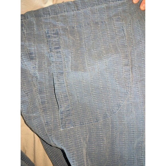 Button down - Picture 3 of 5